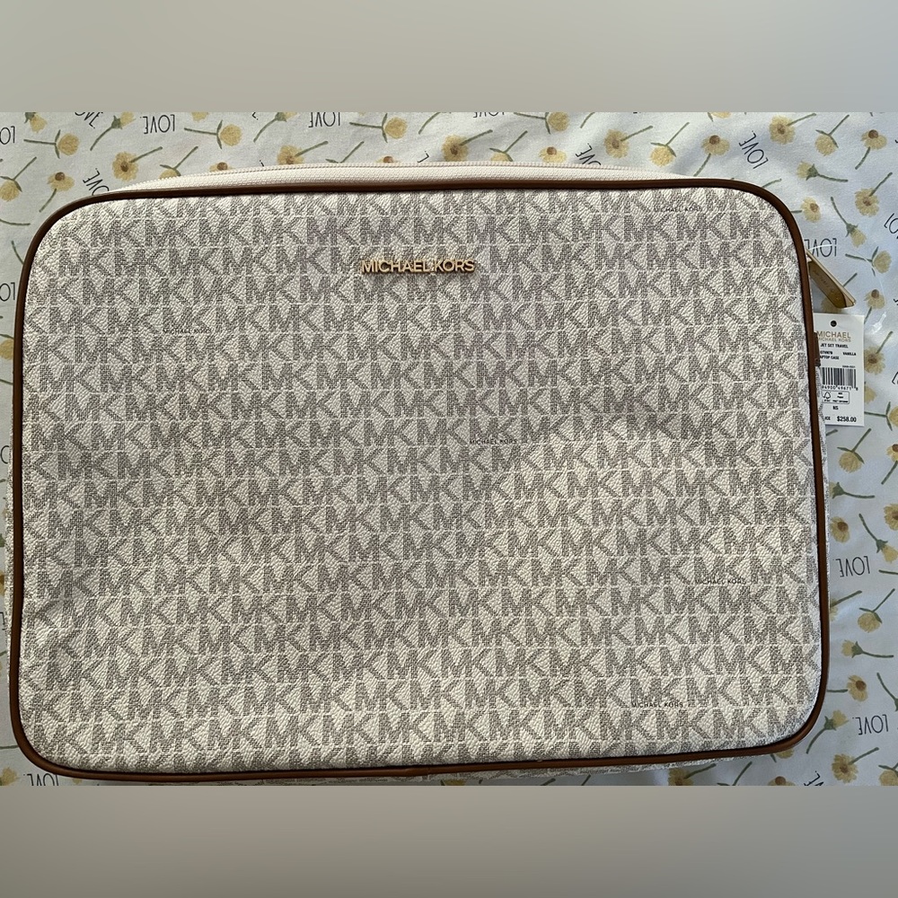 NWT Michael Kors 15 inch laptop case